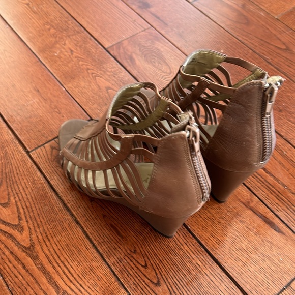 MTNY shoes - Picture 3 of 3